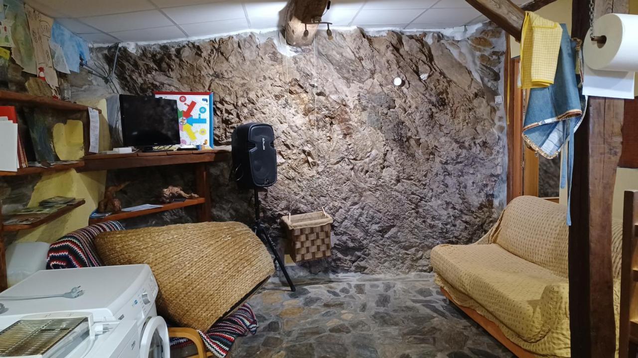 A Palleira Castro Caldelas Εξωτερικό φωτογραφία
